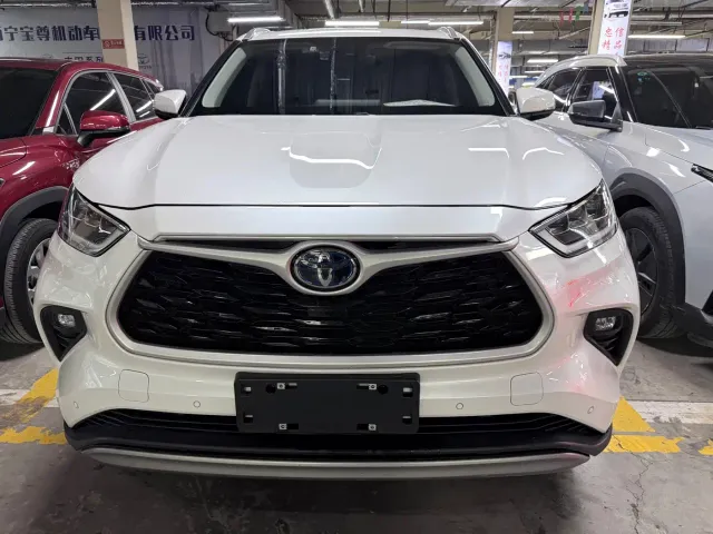 Toyota Highlander — Фото автомобиля 2