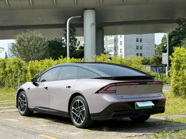 XPeng XPeng P7+ 2024 Ultra Long Range Max — Фото автомобиля 4