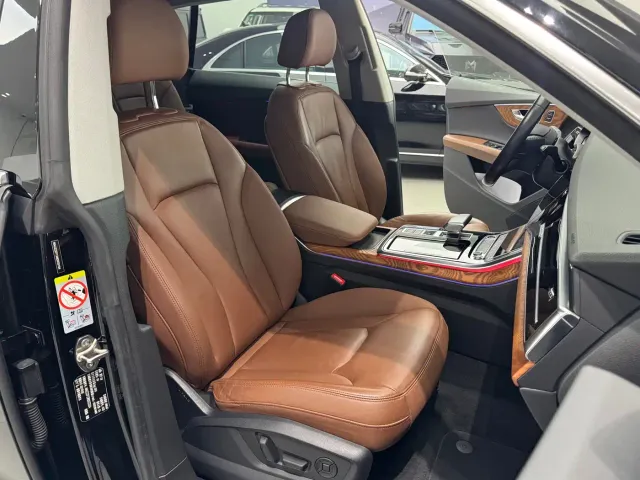 Audi Q8 — Фото автомобиля 15