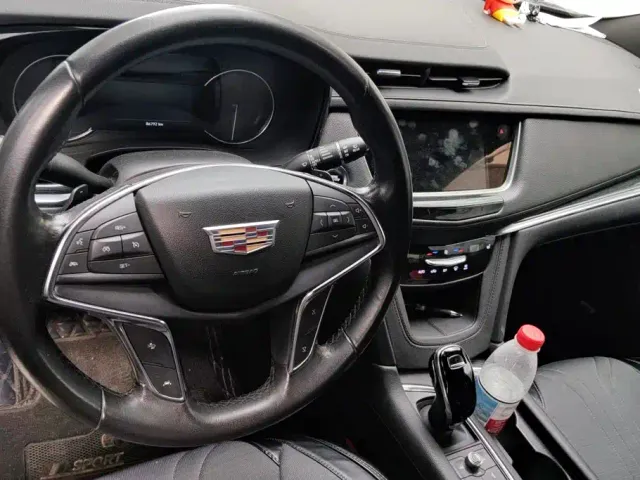 Cadillac XT5 — Фото автомобиля 12