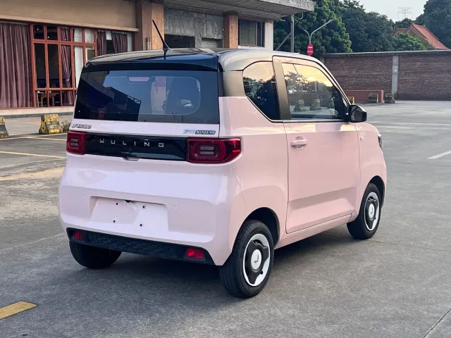 Wuling Hongguang Mini EV — Фото автомобиля 6
