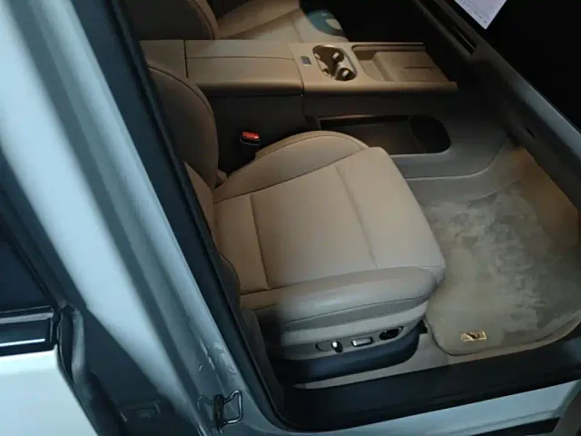 Li Auto i6 — Фото автомобиля 19
