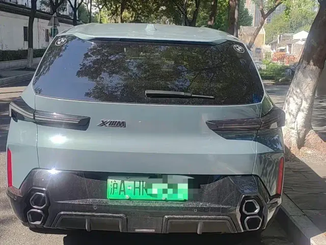 BMW XM — Фото автомобиля 3