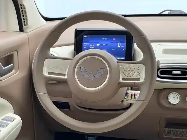 Wuling Hongguang Mini EV — Фото автомобиля 11