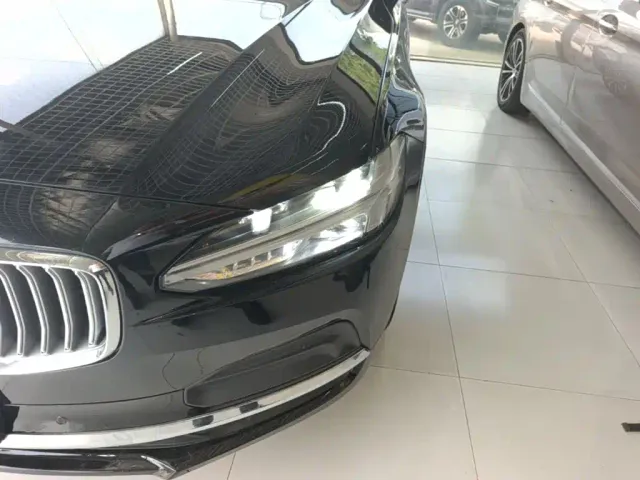 Volvo S90 — Фото автомобиля 23
