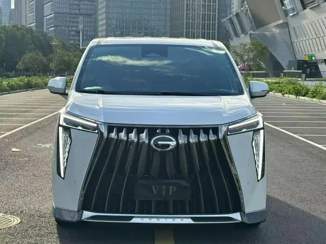 Фотография автомобиля — GAC Trumpchi M8