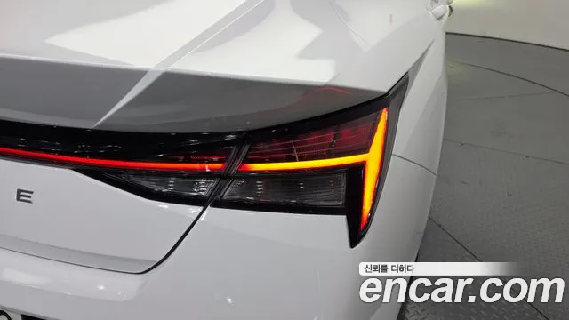 Hyundai Avante CN7 — Фото автомобиля 8