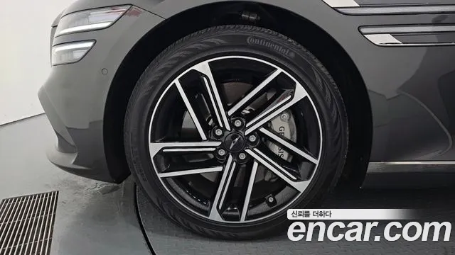 Genesis G80 Бензин 3.5 турбо AWD — Фото автомобиля 5