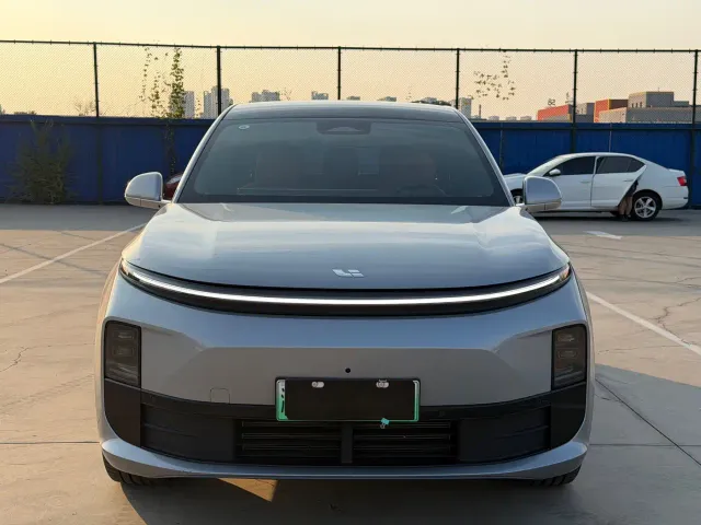Li Auto Li Auto L6 2024 Pro — Фото автомобиля 2
