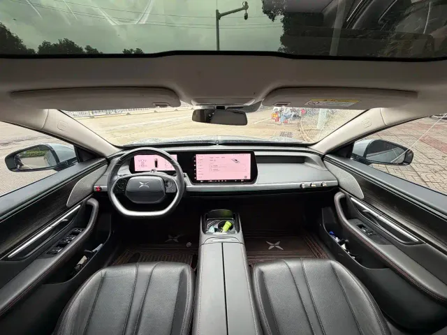 Xpeng P7 — Фото автомобиля 3