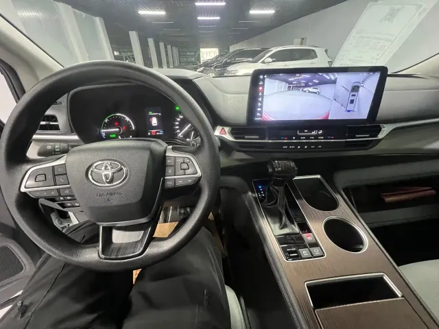 Toyota Granvia — Фото автомобиля 12