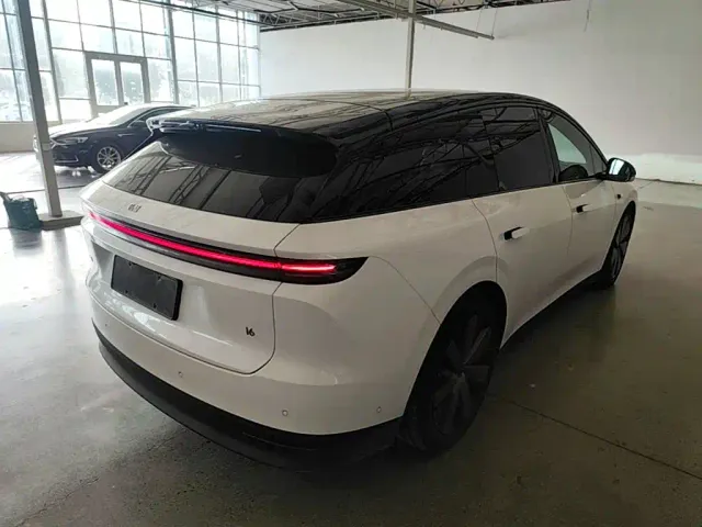 Li Auto i6 — Фото автомобиля 6