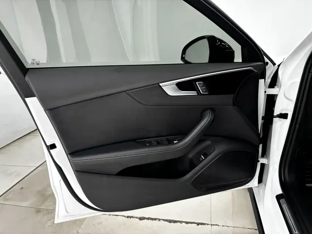 Audi A4L — Фото автомобиля 9