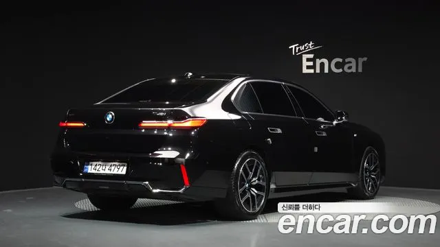 BMW 7 Series G70 — Фото автомобиля 2