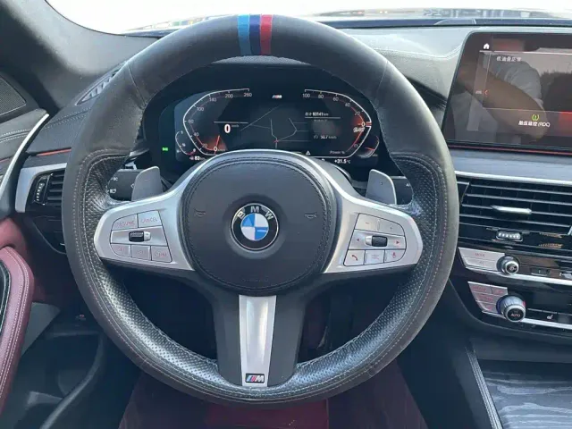 BMW 5 Series — Фото автомобиля 2