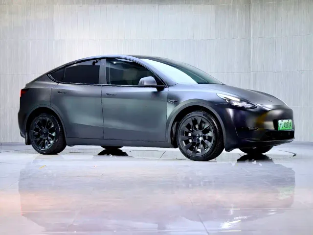Tesla Model Y — Фото автомобиля 2