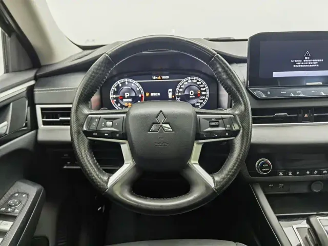 Mitsubishi Outlander — Фото автомобиля 11