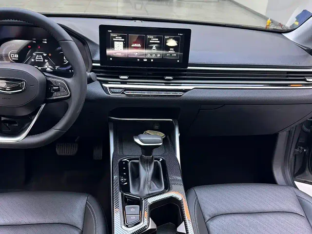 Geely Emgrand — Фото автомобиля 13