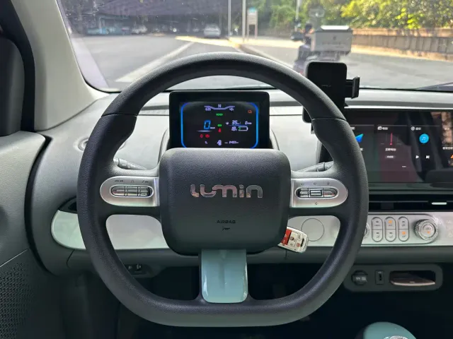 Changan Lumin — Фото автомобиля 12