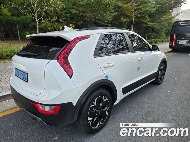 Kia Niro — Фото автомобиля 5
