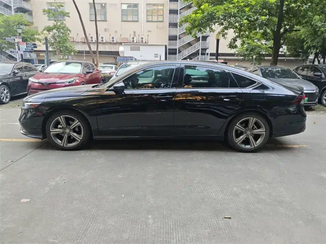 Honda Accord — Фото автомобиля 3