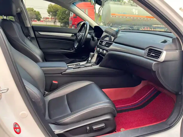 Honda Accord — Фото автомобиля 16