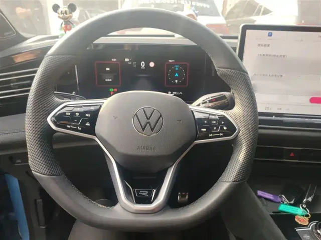 Volkswagen Tiguan L — Фото автомобиля 10