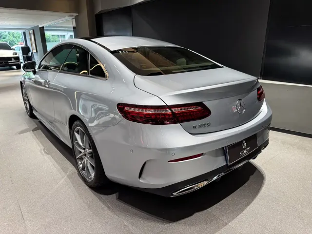Mercedes-Benz E-Class — Фото автомобиля 16