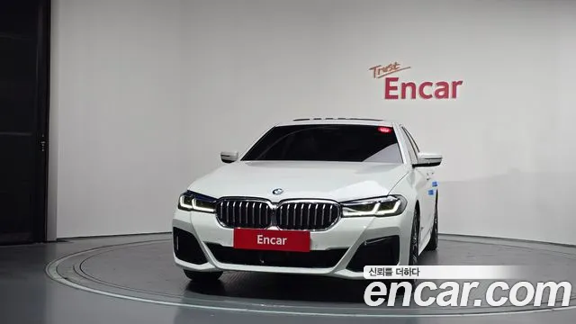 BMW 5 Series G30 — Фото автомобиля 3