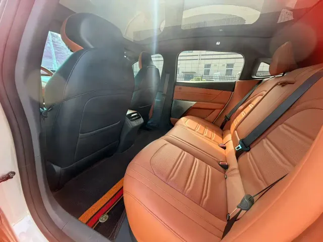 Dongfeng eπ 007 — Фото автомобиля 8
