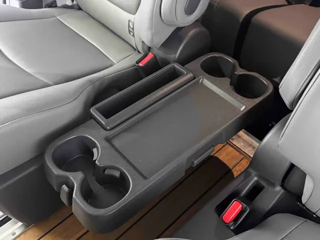 Toyota Granvia — Фото автомобиля 12
