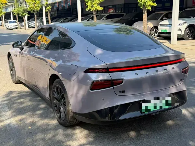 Xpeng P7 — Фото автомобиля 9