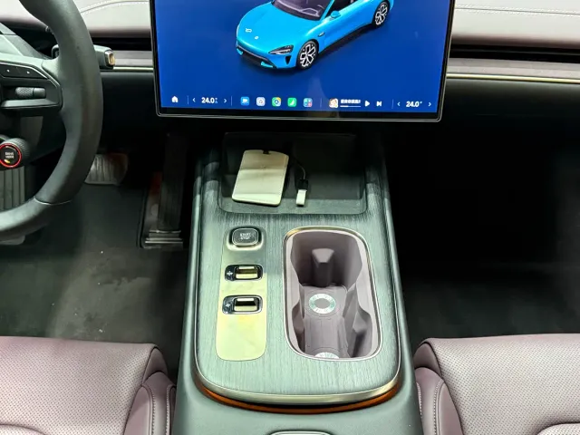 Xiaomi SU7 — Фото автомобиля 14