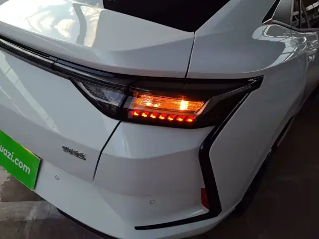 Dongfeng Yixuan — Фото автомобиля 7