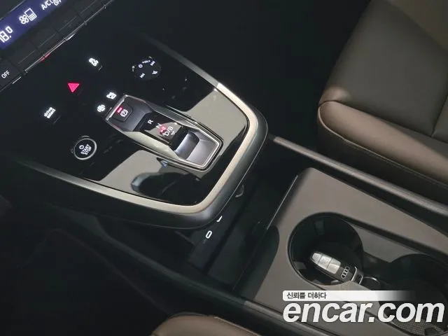 Audi Q4 e-tron — Фото автомобиля 9