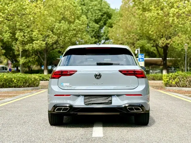 Volkswagen Golf — Фото автомобиля 5