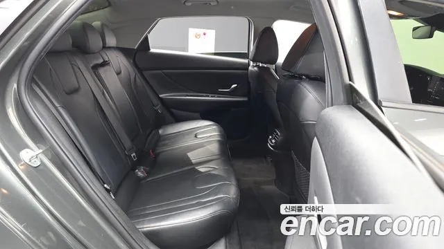 Hyundai AVANTE Avante (CN7) — Фото автомобиля 12