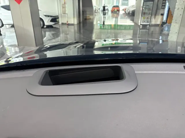 Geely Galaxy Starship 7 EM-i — Фото автомобиля 14