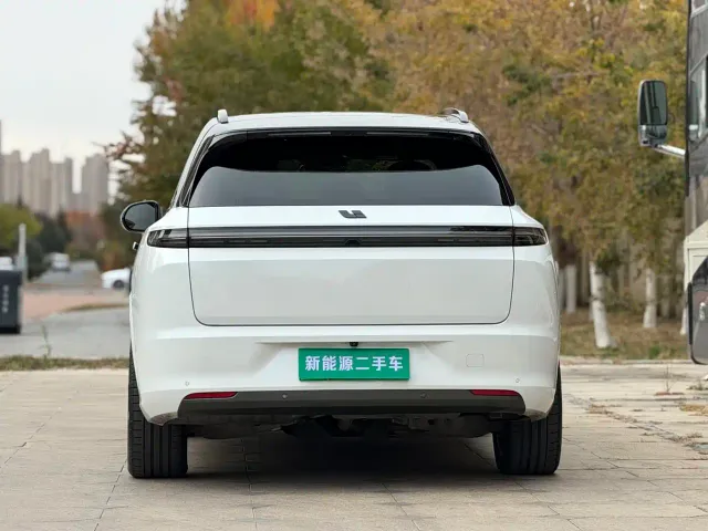Li Auto L7 — Фото автомобиля 10