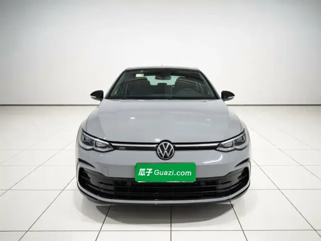 Volkswagen Golf — Фото автомобиля 2