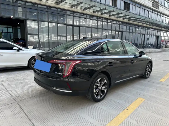 Hongqi E-QM5 — Фото автомобиля 4