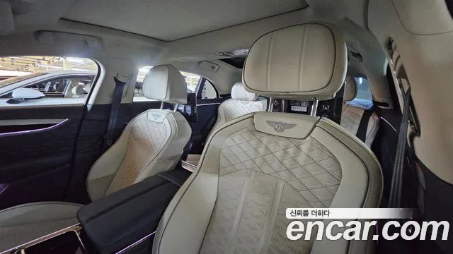 Bentley Flying Spur — Фото автомобиля 17