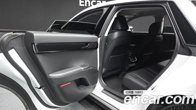 Hyundai Grandeur GN7 — Фото автомобиля 16