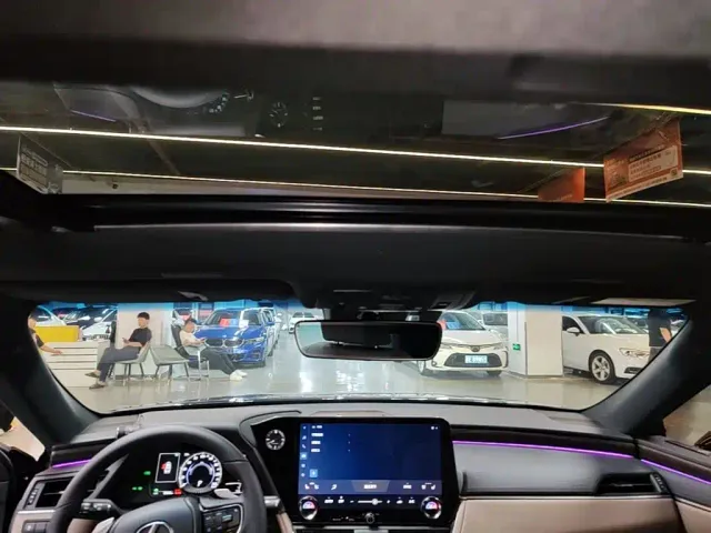 Lexus Lexus ES 2025 300h Ultimate Edition — Фото автомобиля 17