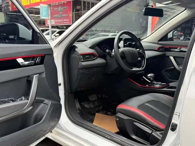 Dongfeng Yixuan — Фото автомобиля 4