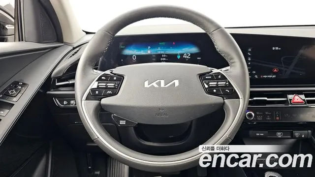Kia Niro Niro (New) — Фото автомобиля 13