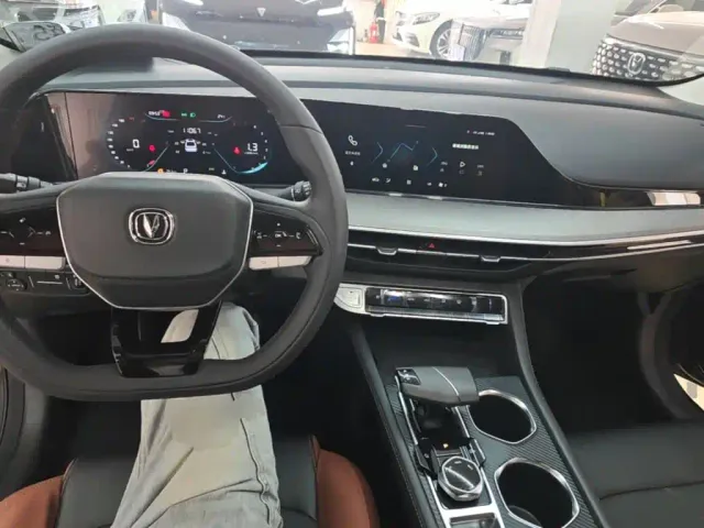 Changan Eado — Фото автомобиля 9