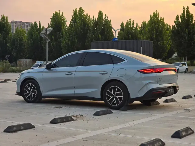 BYD Qin L — Фото автомобиля 7