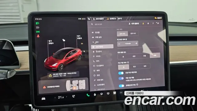 Tesla Model 3 — Фото автомобиля 16