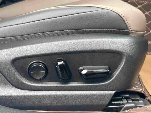 Lexus ES — Фото автомобиля 12